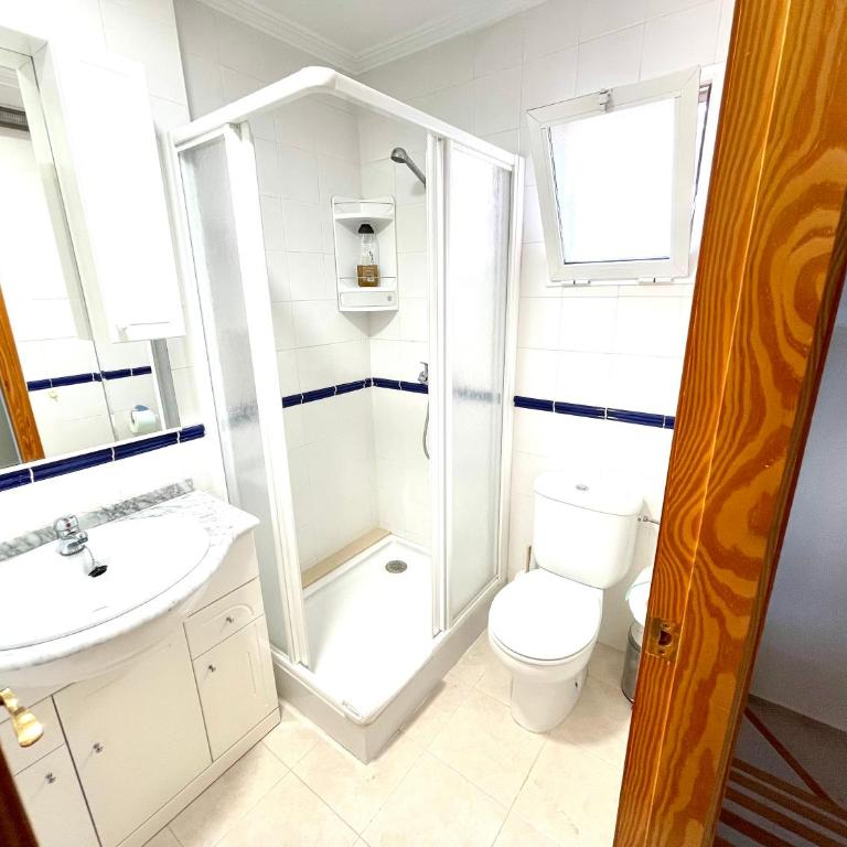 AP10 Vista Bahia 2 Piscina Jardin y Solarium - Two-Bedroom Apartment - 23