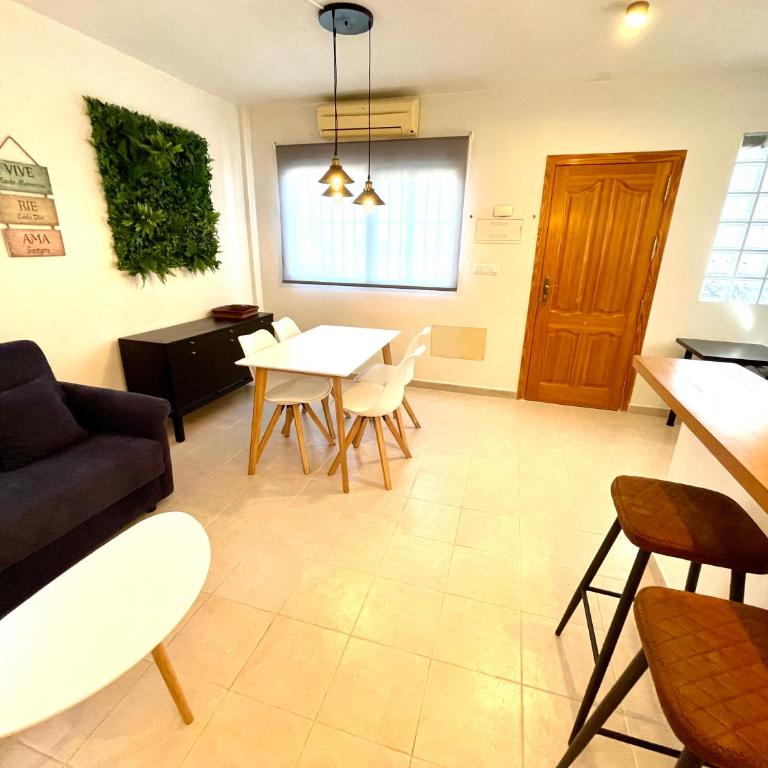 AP10 Vista Bahia 2 Piscina Jardin y Solarium - Two-Bedroom Apartment - 28