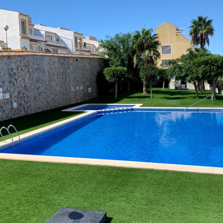 AP10 Vista Bahia 2 Piscina Jardin y Solarium - Two-Bedroom Apartment - 2