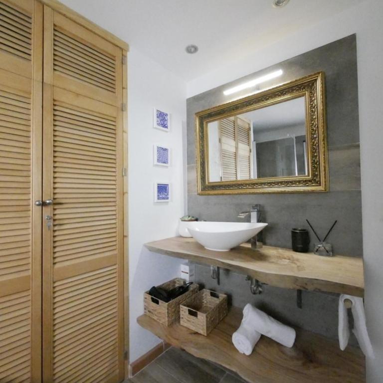 Baños del Agua - Two-Bedroom House - 6