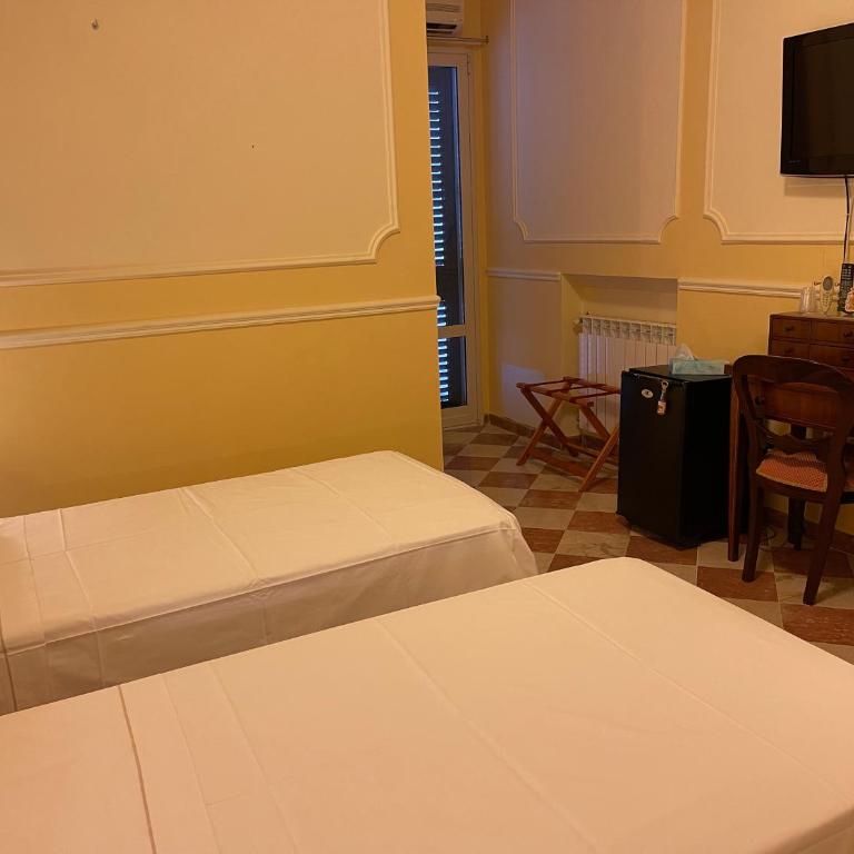 Hotel Trinacria - Camera Matrimoniale/Doppia con Letti Singoli - Accesso Disabili - 2