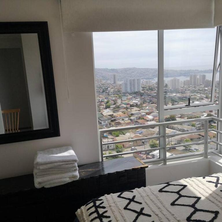 Depto Valparaíso con Vista al Mar y a la Bahía de Valparaíso - Three-Bedroom Apartment - 27