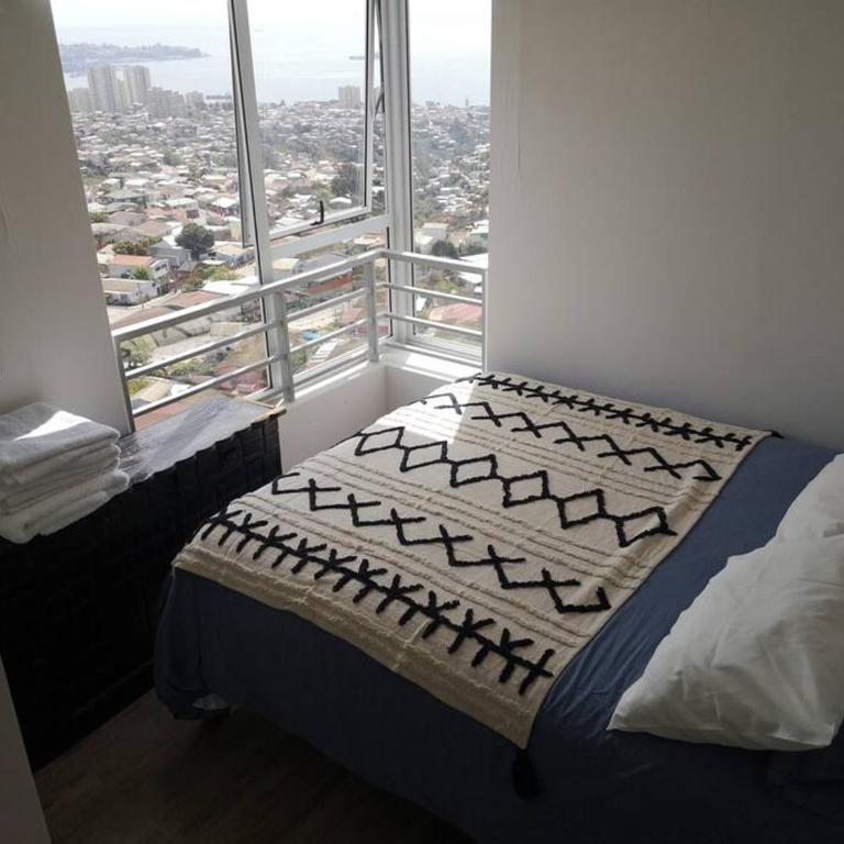 Depto Valparaíso con Vista al Mar y a la Bahía de Valparaíso - Three-Bedroom Apartment - 53