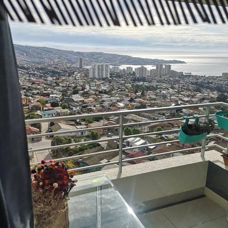 Depto Valparaíso con Vista al Mar y a la Bahía de Valparaíso - Three-Bedroom Apartment - 54