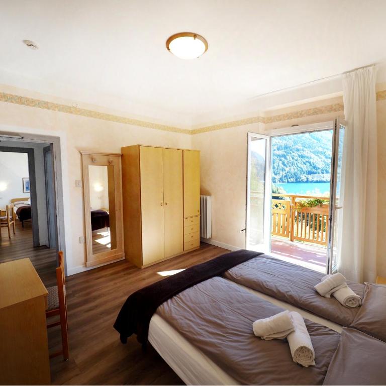 Hotel Europa - Camera Familiare con Vista Lago - Dependance - 1