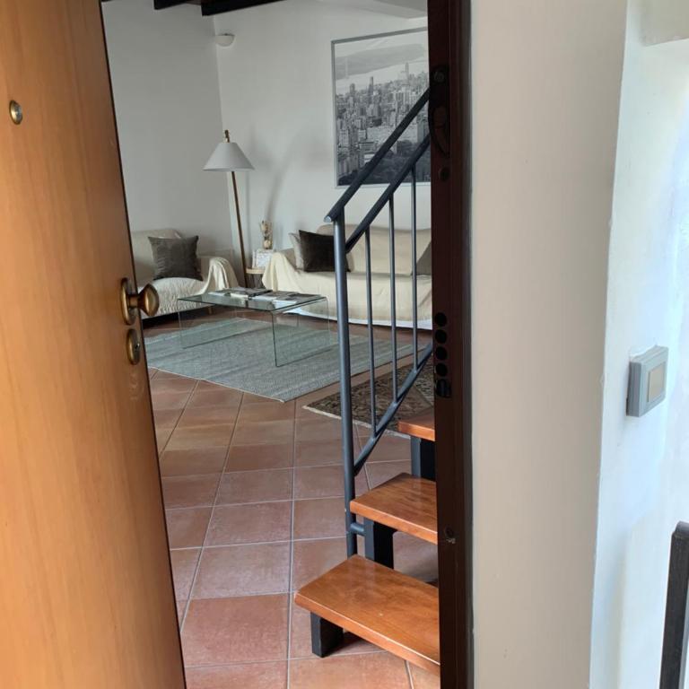 Palazzo resuttana - Appartamentino su 2 Livelli - 54