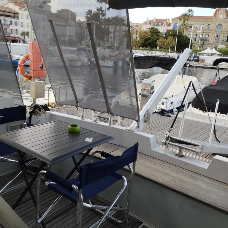 Ferretti 36 ' Bateau à Quai Vieux-Port Cannes Festival La Croisette - Mobile Home - 9