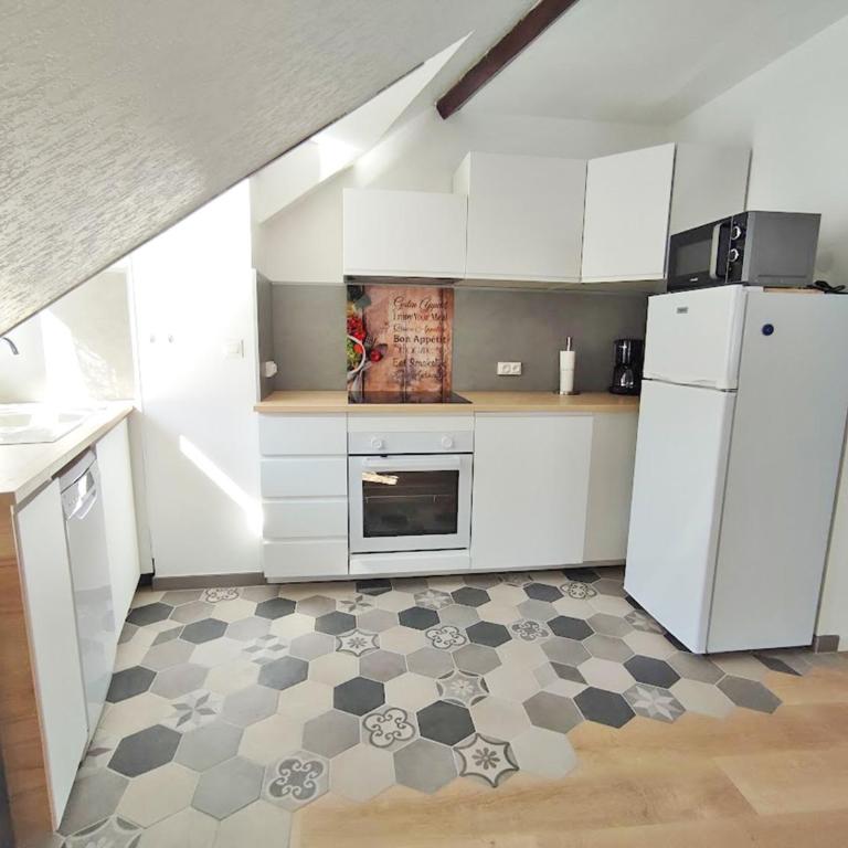 Résidence des Jardins, wifi, centre Luchon - Apartment with Mountain View - 7