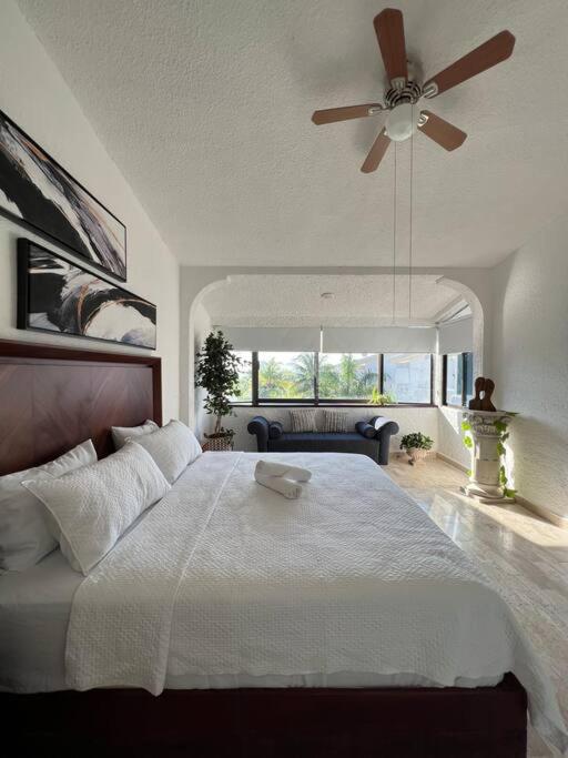 Dream penthouse with private rooftop and amazing views - Three-Bedroom Apartment - 10