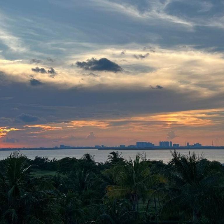 Dream penthouse with private rooftop and amazing views - Three-Bedroom Apartment - 23