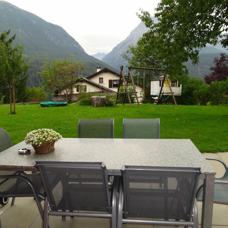 Chasa Felix Scuol - Apartment mit Blick auf die Berge - 15