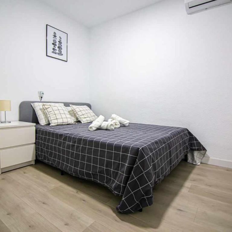 Apartamento con balcón cerca María Zambrano - Apartamento de 2 dormitorios - 4