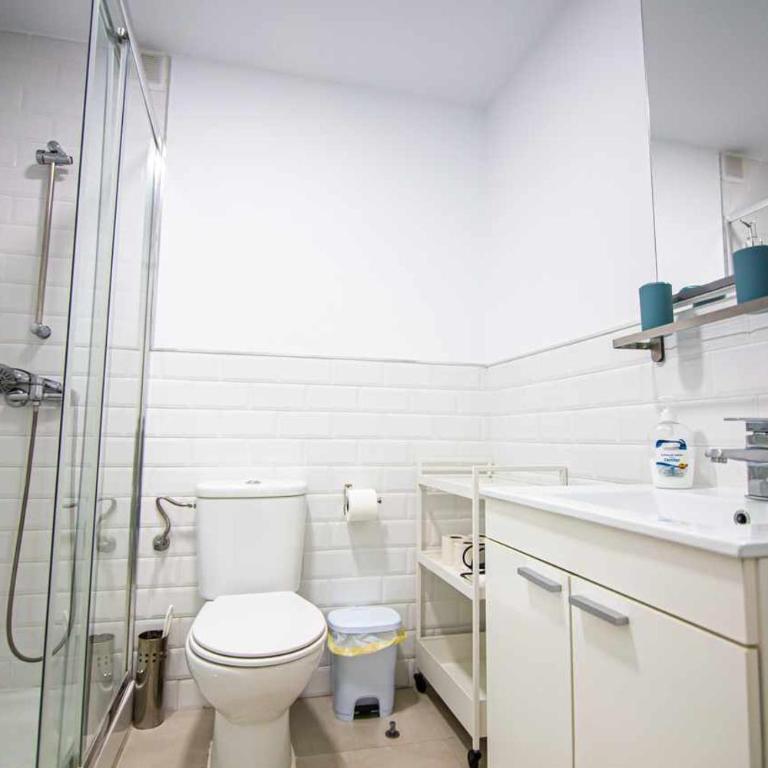 Apartamento con balcón cerca María Zambrano - Apartamento de 2 dormitorios - 16