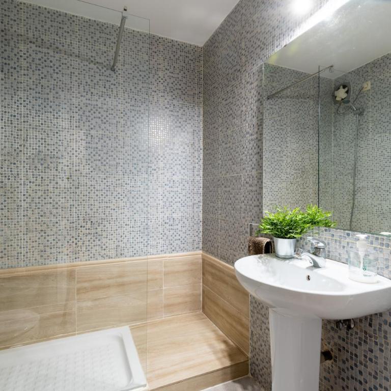CR ALAMEDA Amplio y Traquilo apartameto para parejas - Apartamento de 1 dormitorio - 10