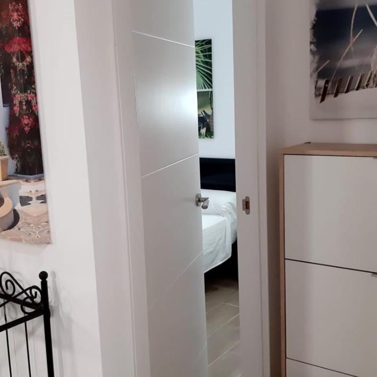 Luminoso y bonito apartamento con piscina en frente del mar - Apartamento de 1 dormitorio - 14