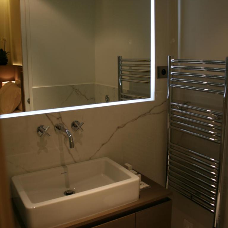 Cirque Deluxe Studio Apartment - Studio - 14