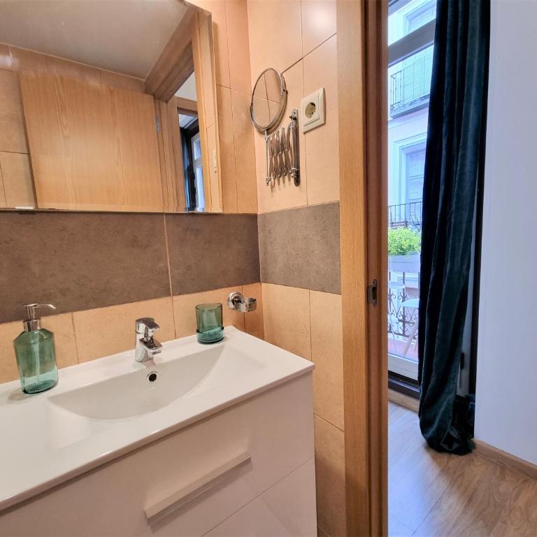 Apartamentos San Isidro - Apartment with Balcony - 2