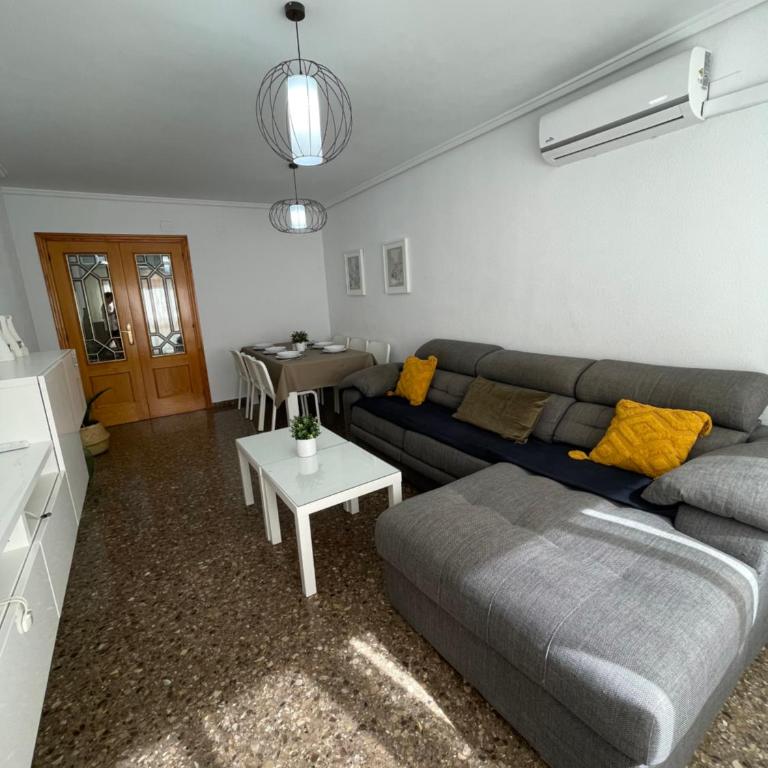 UIM Mediterraneo Claveles Wifi - Apartamento de 3 dormitorios - 1