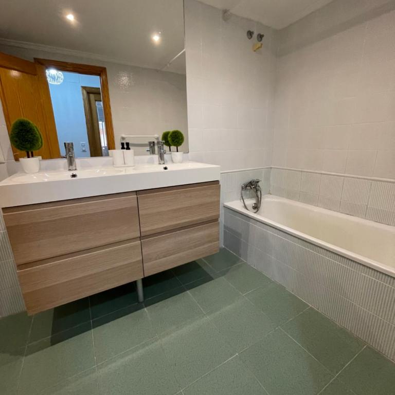 UIM Mediterraneo Claveles Wifi - Apartamento de 3 dormitorios - 8
