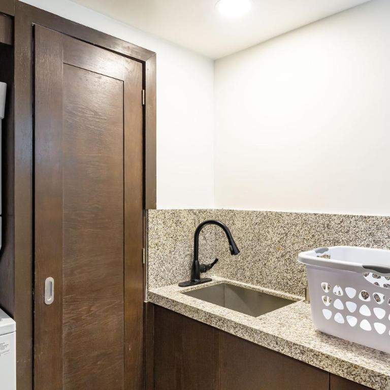 Casa Brisas apts - Two-Bedroom Apartment - 42