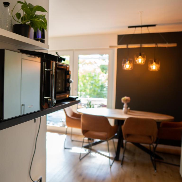 MOREHOME Sonnenterrasse & Heimkino Switch 2 - Apartment mit 2 Schlafzimmern - 11
