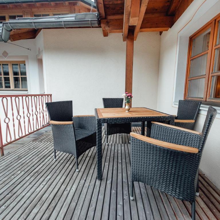 Zimmer & Ferienwohnungen Dandler - Doppelzimmer mit Balkon - 6