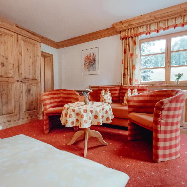 Zimmer & Ferienwohnungen Dandler - Doppelzimmer mit Balkon - 5