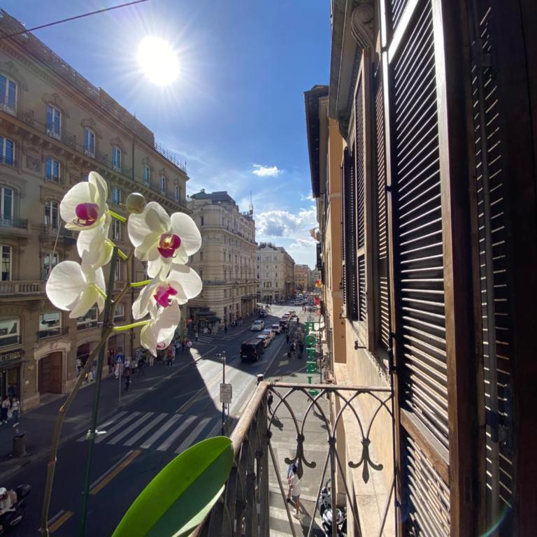Soha Piazza Di Spagna Boutique - Camera Tripla con Balcone - 9