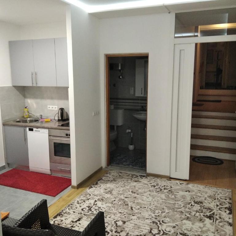 Villa Old Town - Dvokrevetna Soba sa Bračnim Krevetom i Sopstvenim Kupatilom - Suteren - 17