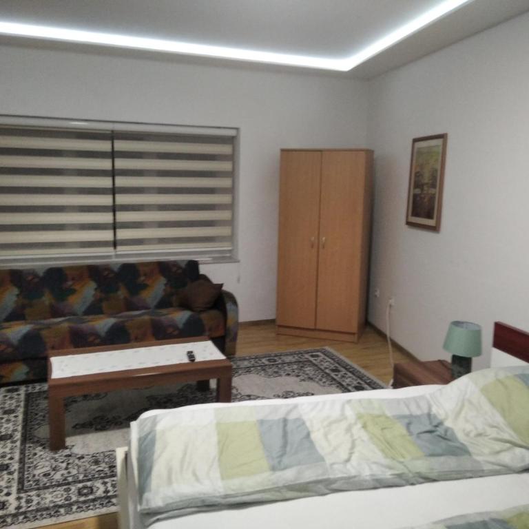 Villa Old Town - Dvokrevetna Soba sa Bračnim Krevetom i Sopstvenim Kupatilom - Suteren - 12