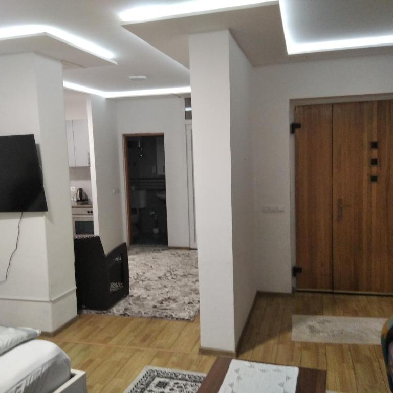 Villa Old Town - Dvokrevetna Soba sa Bračnim Krevetom i Sopstvenim Kupatilom - Suteren - 11