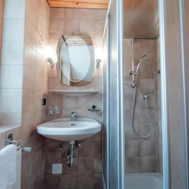 Zimmer & Ferienwohnungen Dandler - Deluxe Doppelzimmer mit Balkon - 5