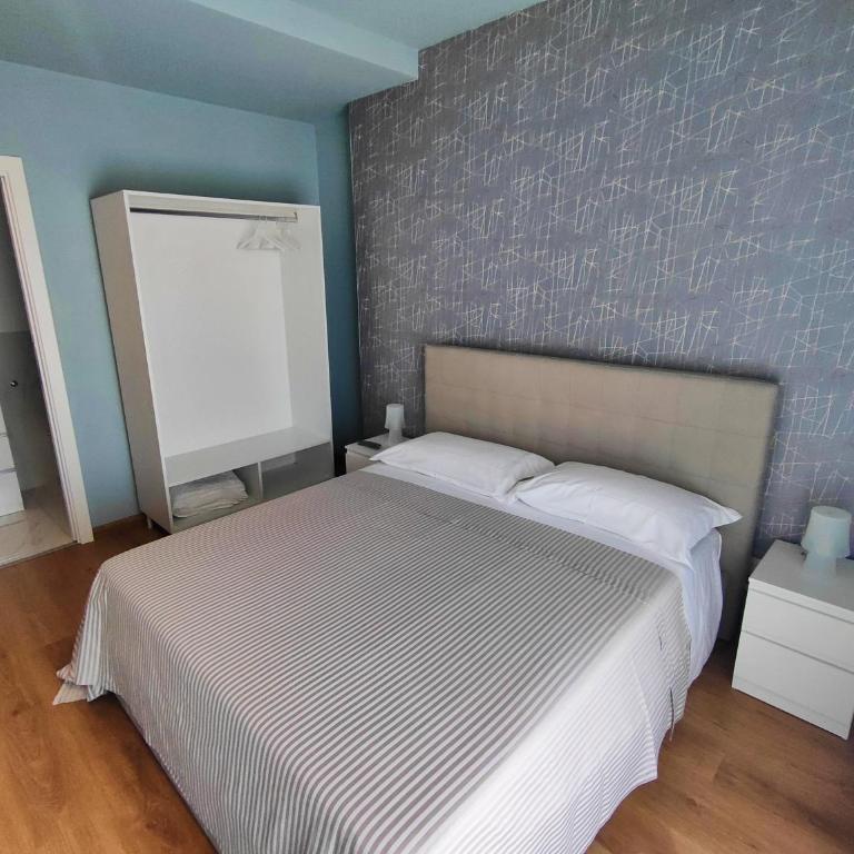 Flavi Home B&B - Deluxe Single Room with Balcony - 9