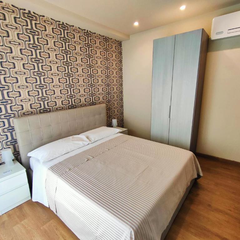 Flavi Home B&B - Deluxe Single Room with Balcony - 11