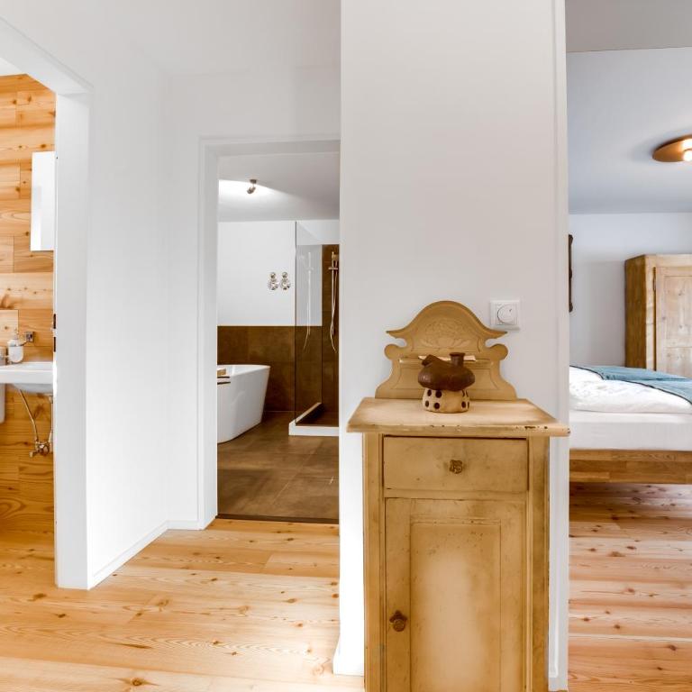 Luxus Ferienwohnung mit Badewanne, Kamin und Bergblick - Apartment mit 1 Schlafzimmer - 9