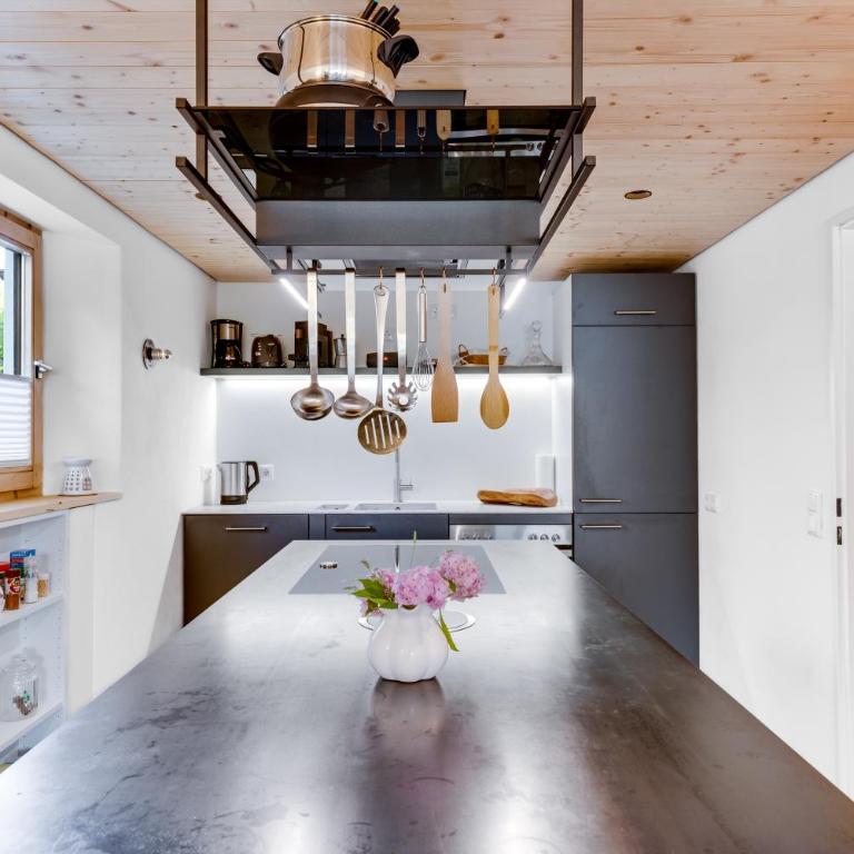 Luxus Ferienwohnung mit Badewanne, Kamin und Bergblick - Apartment mit 1 Schlafzimmer - 13
