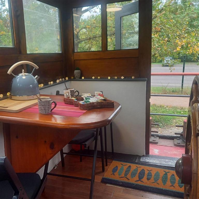 Appartement atypique indépendant sur péniche - Appartement avec Terrasse - 40
