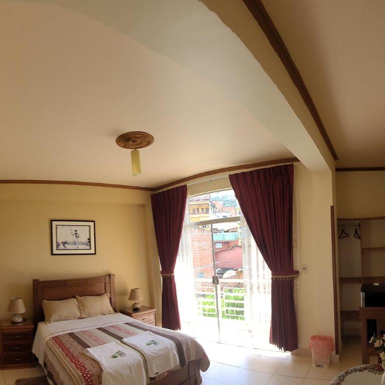 Hostal Kurmi - Coroico - Habitación Doble con balcón - 4