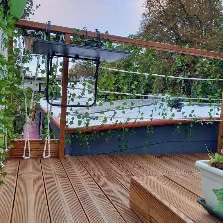 Appartement atypique indépendant sur péniche - Appartement avec Terrasse - 47