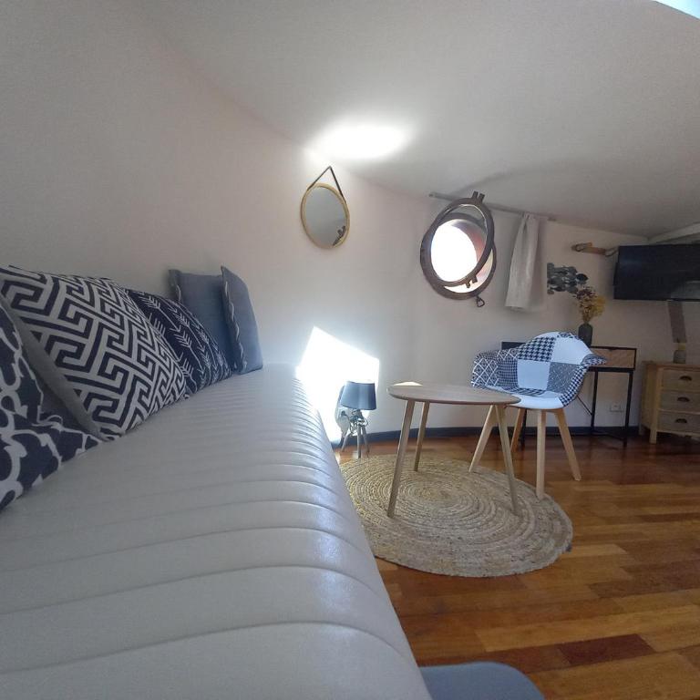 Appartement atypique indépendant sur péniche - Appartement avec Terrasse - 17