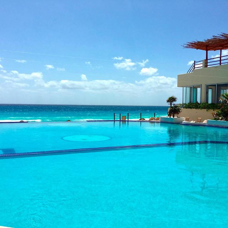 Cancun Plaza Condo Mexico - Studio Apartment with Sea View - 17
