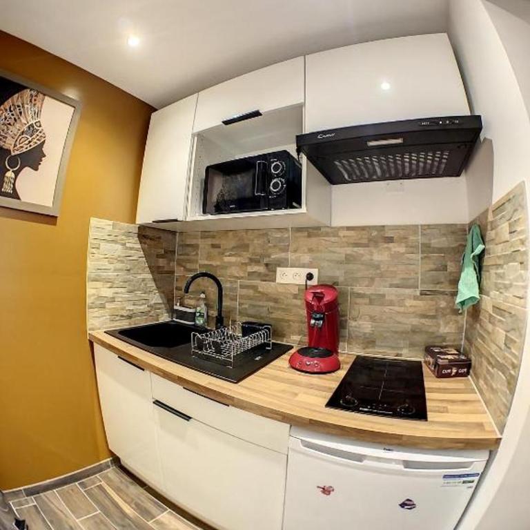 STUDIO HYPER CENTRE SAFARI TOUT ÉQUIPÉ WIFI NETFLIX 2PERS - Appartamento con 1 Camera da Letto - 12