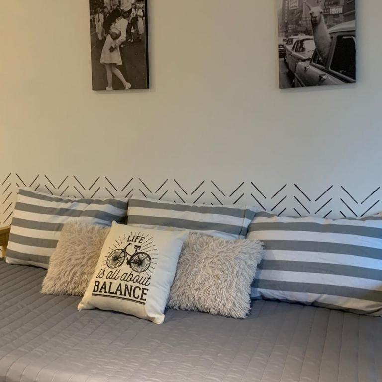 Pellegrini Apartments Mendoza !! Estupendos Departamentos con Cochera Privada cercanos a Parque Gral San Martin - Apartamento de 1 dormitorio con balcón y vistas a la montaña - 9