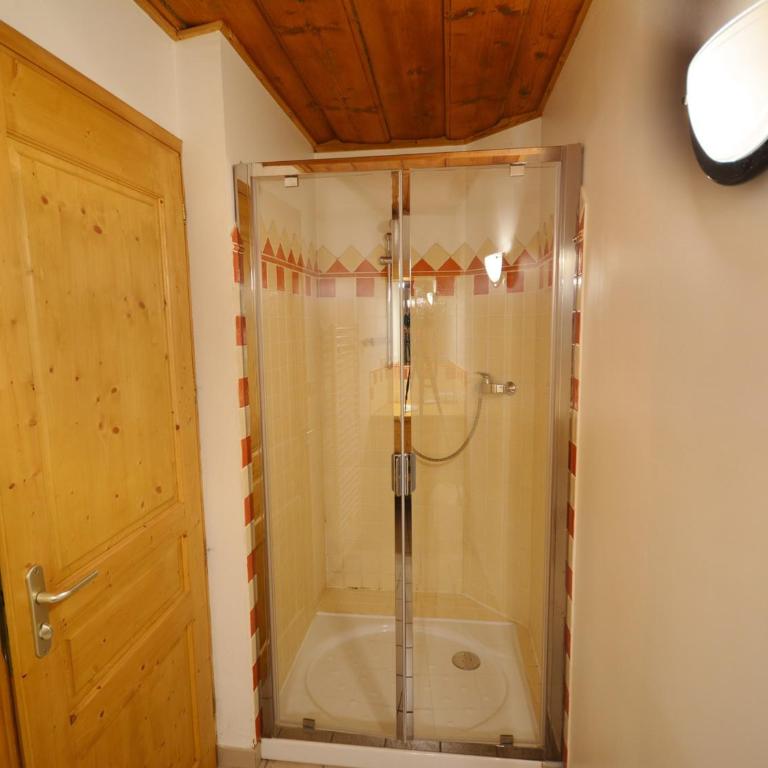 Chalet rénové 8 pers. proche centre et pistes avec parking - FR-1-684-22 - Apartamento - 6