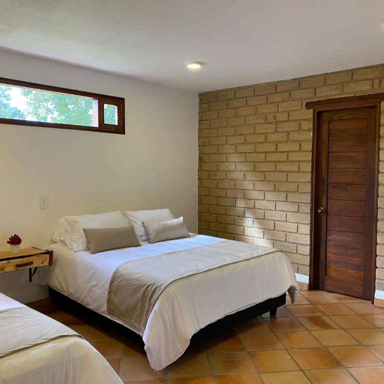 Hotel Alandalus - Deluxe Triple Room - 1