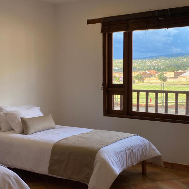 Hotel Alandalus - Deluxe Triple Room - 5