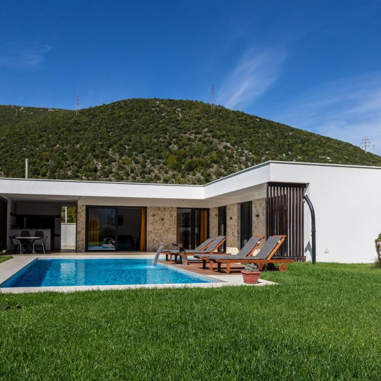 Villa Nera - Etwa - Three-Bedroom Villa - 18