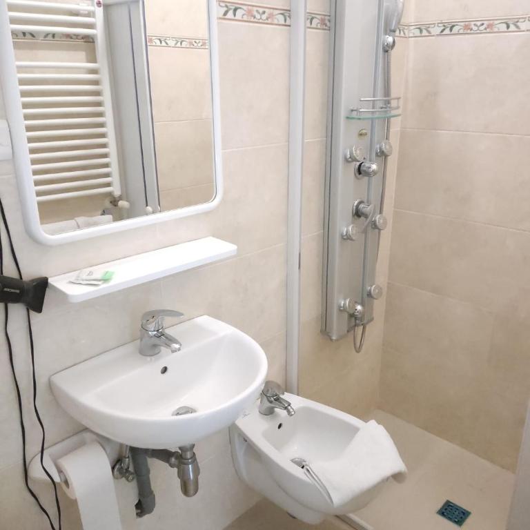 Hotel Moresco Riccione - Piscina Beach Village - Single Room - 4