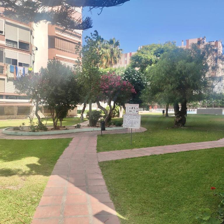 PRECIOSO ESTUDIO CON PISCINA, JUNTO A LA PLAYA - One-Bedroom Apartment - 19