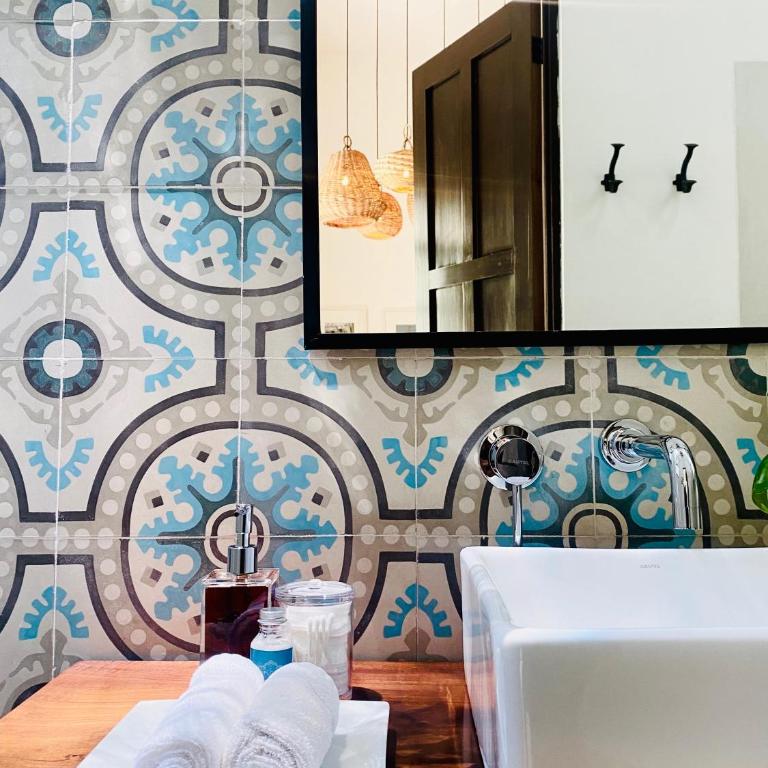 The Diplomat Boutique Hotel - Double Room with Pool View - 7